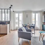 Splendid 3 Bdrs Flat In A Prime Location Of * Paris