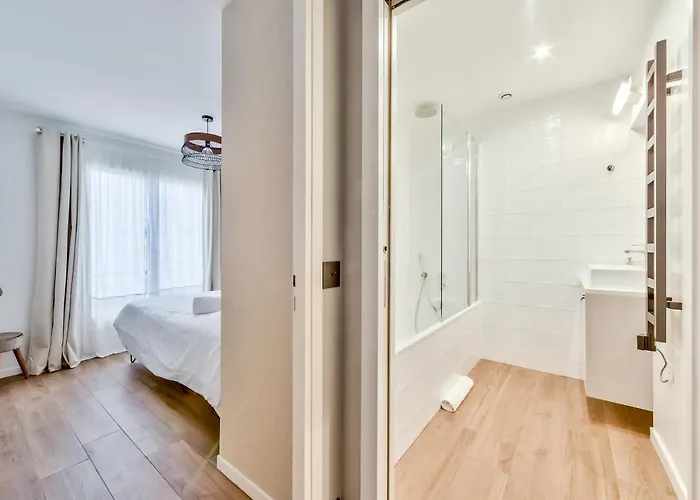 Splendid 3 Bdrs Flat In A Prime Location Of