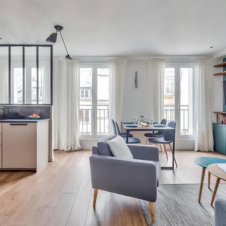 Splendid 3 Bdrs Flat In A Prime Location Of * Paris