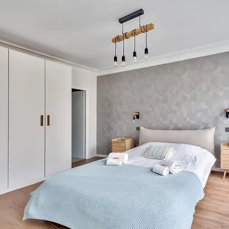 Splendid 3 Bdrs Flat In A Prime Location Of Daire Paris